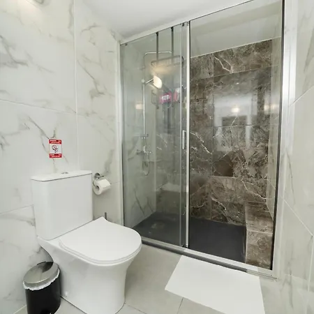 Apartment Near Center 1 Bedroom Flat *
