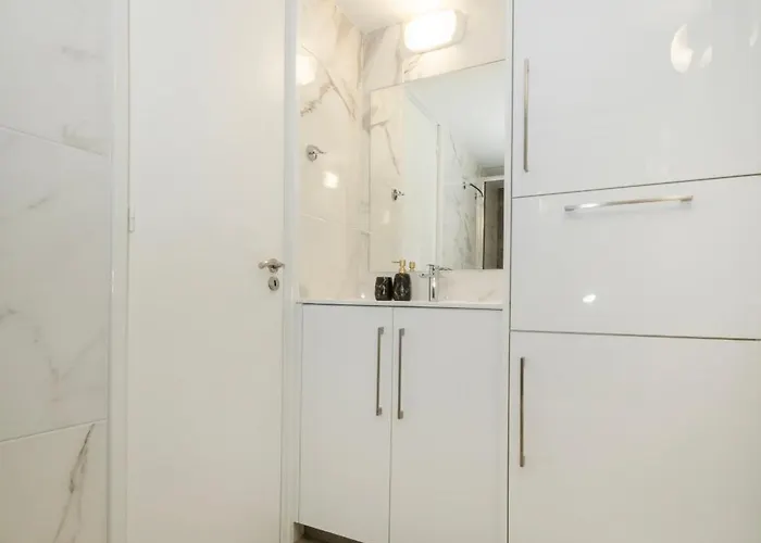Near Center 1 Bedroom Flat Διαμέρισμα *