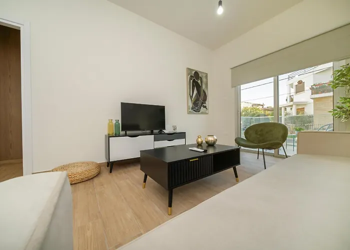 Апартаменти Near Center 1 Bedroom Flat