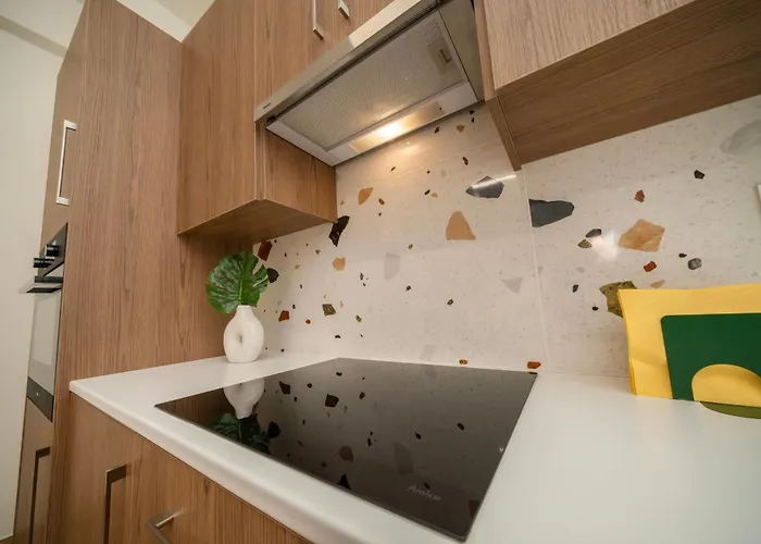 Апартаменти Near Center 1 Bedroom Flat *