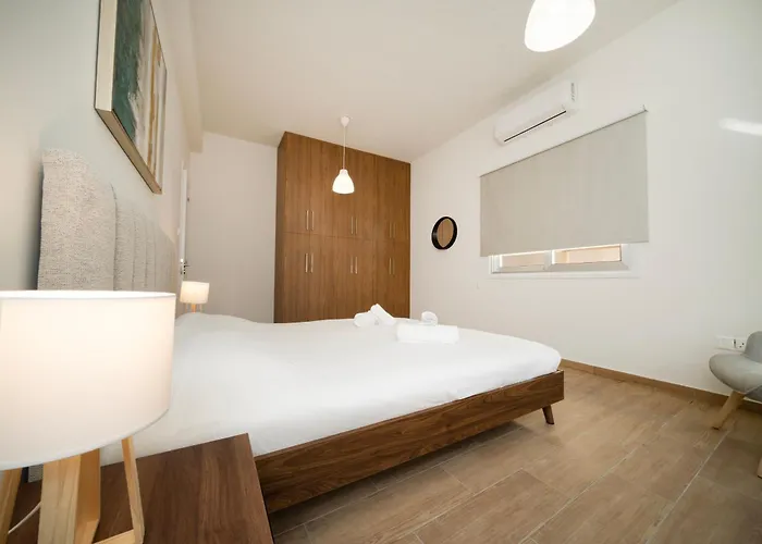 Апартаменти Near Center 1 Bedroom Flat